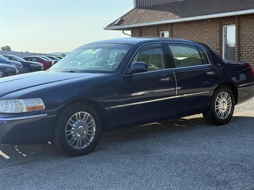 2008 Lincoln Town Car Signature