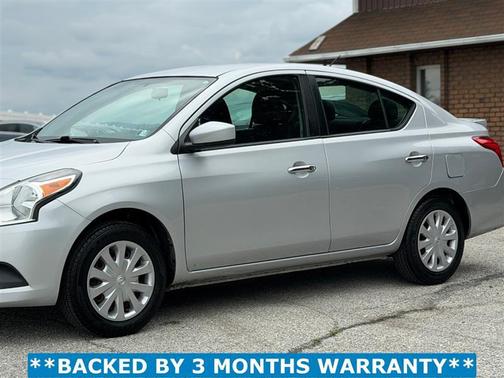 Silver 2018 Nissan Versa 1.6 SV