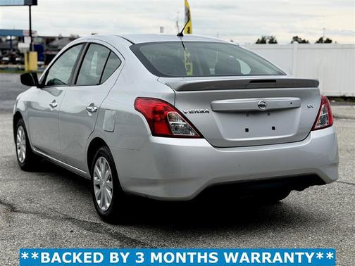 Silver 2018 Nissan Versa 1.6 SV
