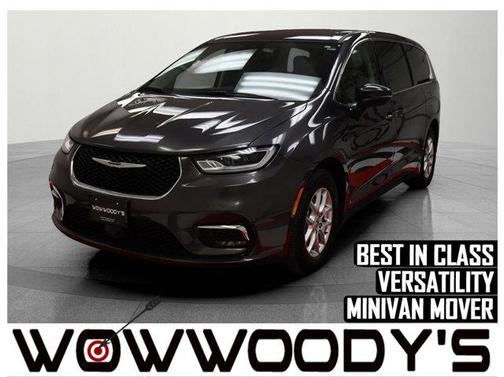 2023 Chrysler Pacifica Touring-L