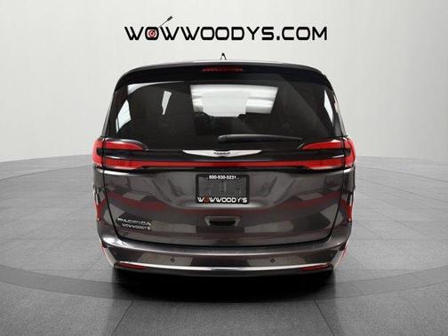 2023 Chrysler Pacifica Touring-L