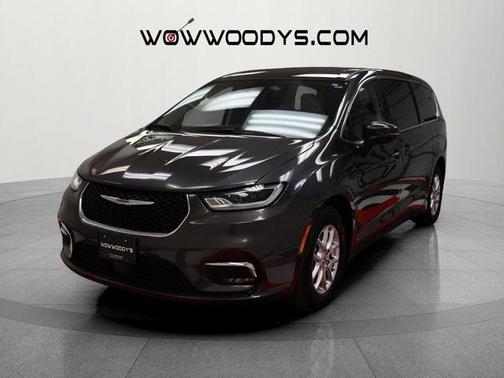 2023 Chrysler Pacifica Touring-L