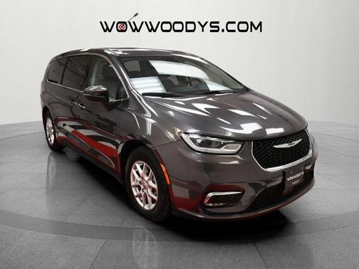2023 Chrysler Pacifica Touring-L