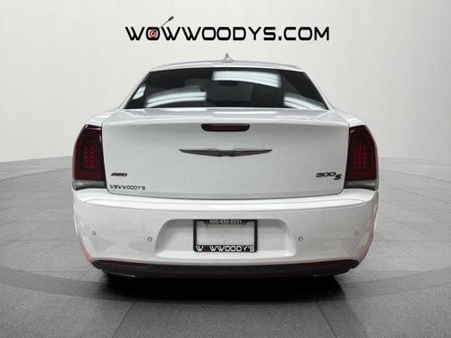 2016 Chrysler 300 S