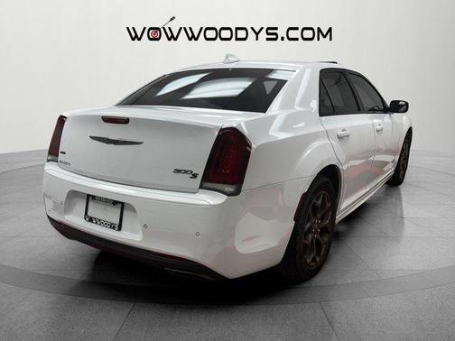 2016 Chrysler 300 S