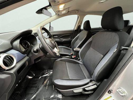 2023 Nissan Versa 1.6 SV