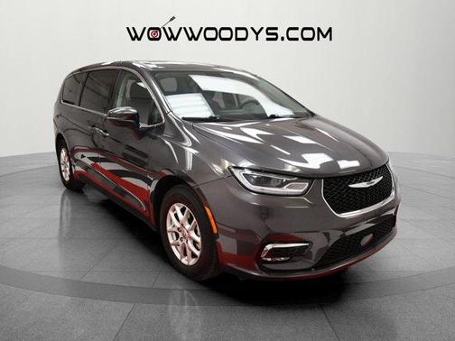 2023 Chrysler Pacifica Touring-L