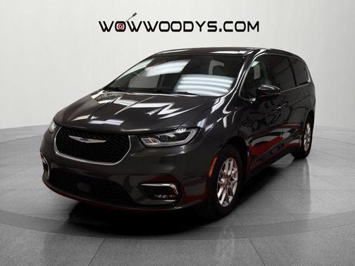 2023 Chrysler Pacifica Touring-L
