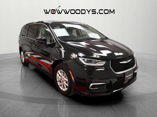 2023 Chrysler Pacifica Touring-L