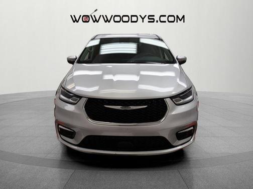 2023 Chrysler Pacifica Touring-L
