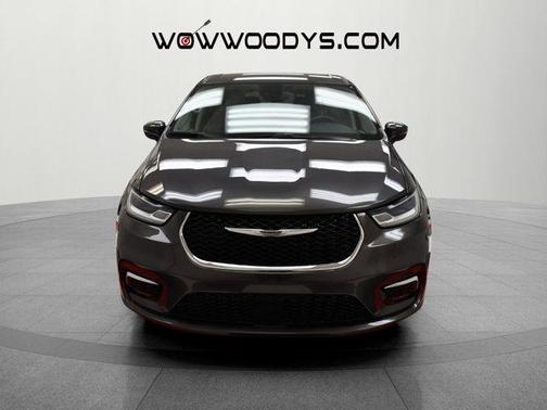 2023 Chrysler Pacifica Touring-L