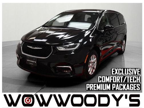 2023 Chrysler Pacifica Touring-L