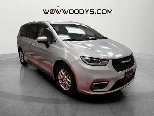 2023 Chrysler Pacifica Touring-L