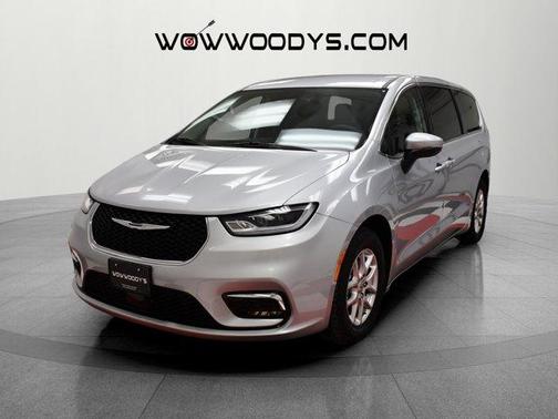 2023 Chrysler Pacifica Touring-L