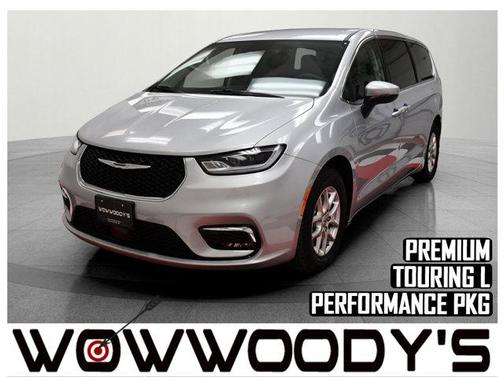 2023 Chrysler Pacifica Touring-L