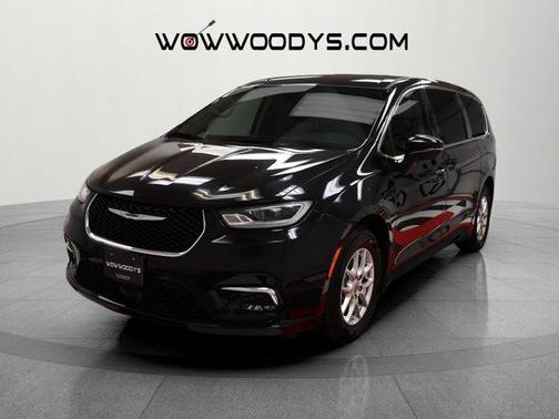 2023 Chrysler Pacifica Touring-L