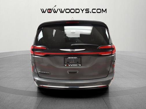 2022 Chrysler Pacifica Touring-L