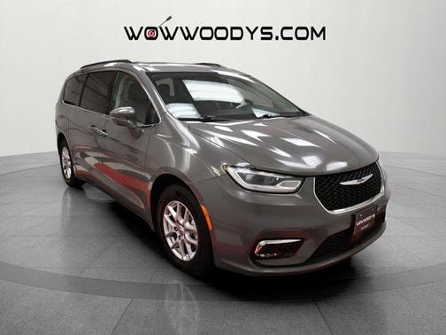 2022 Chrysler Pacifica Touring-L