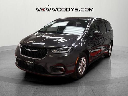 2023 Chrysler Pacifica Touring-L