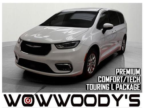 2023 Chrysler Pacifica Touring-L