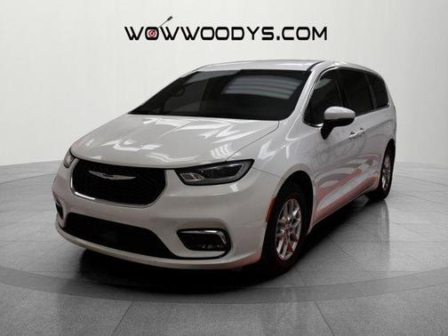 2023 Chrysler Pacifica Touring-L