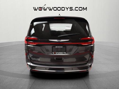 2023 Chrysler Pacifica Touring-L