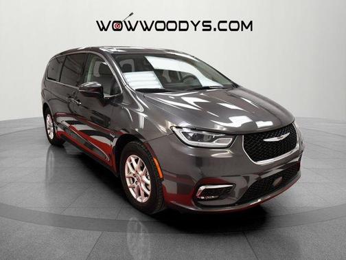 2023 Chrysler Pacifica Touring-L