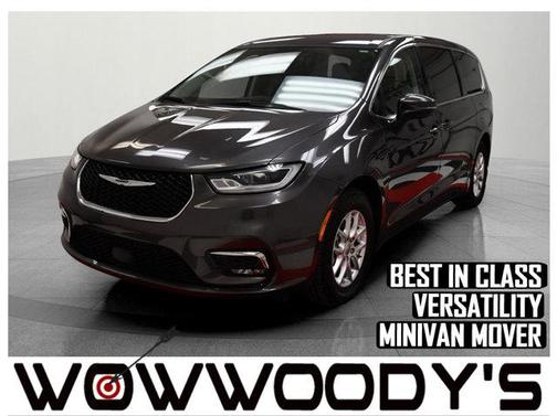 2023 Chrysler Pacifica Touring-L