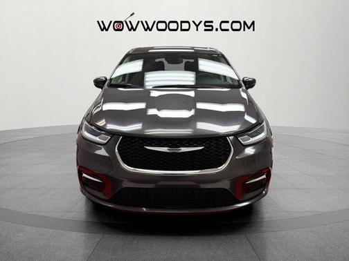 2023 Chrysler Pacifica Touring-L