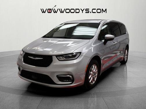 2023 Chrysler Pacifica Touring-L