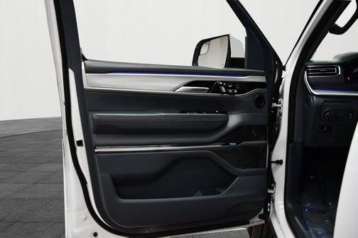 2022 Jeep Grand Wagoneer Series II