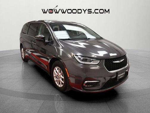 2023 Chrysler Pacifica Touring-L