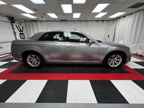 2017 Chrysler 300C Base
