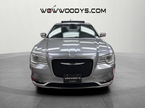 2017 Chrysler 300C Base