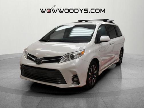 2018 Toyota Sienna XLE