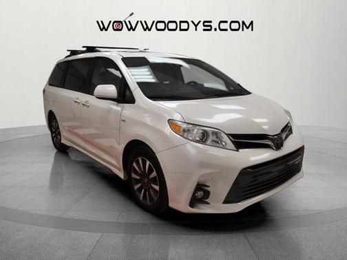 2018 Toyota Sienna XLE