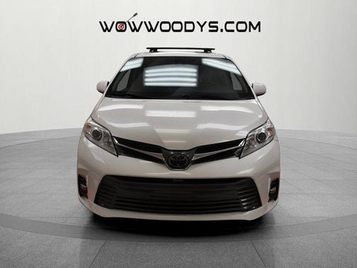 2018 Toyota Sienna XLE