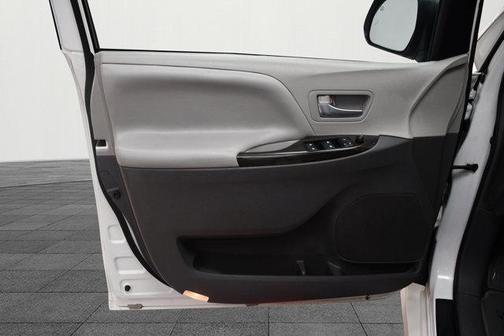 2018 Toyota Sienna XLE