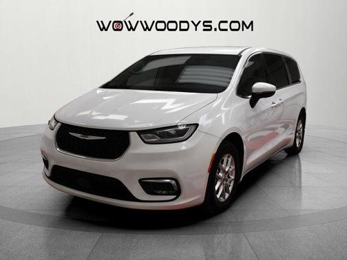 2023 Chrysler Pacifica Touring-L