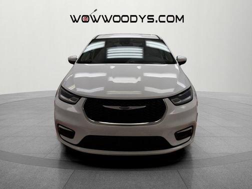 2023 Chrysler Pacifica Touring-L