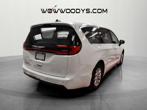 2023 Chrysler Pacifica Touring-L