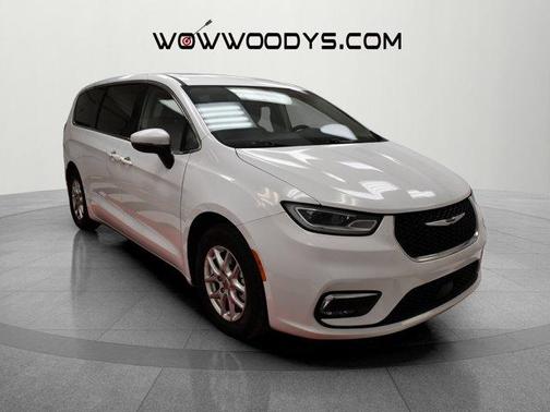 2023 Chrysler Pacifica Touring-L