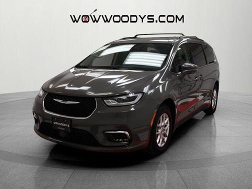 2022 Chrysler Pacifica Touring-L