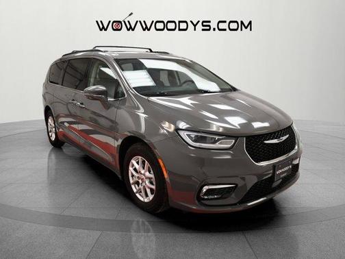 2022 Chrysler Pacifica Touring-L