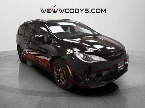 2019 Chrysler Pacifica Touring-L