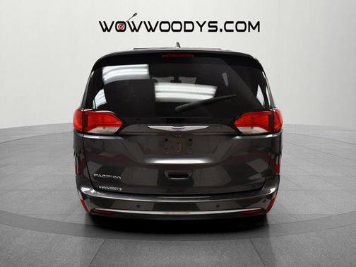 2018 Chrysler Pacifica Touring-L