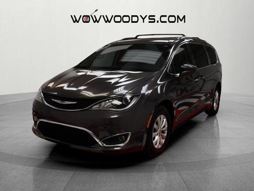 2018 Chrysler Pacifica Touring-L