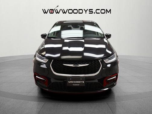 2023 Chrysler Pacifica Touring-L
