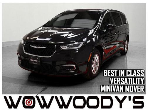 2023 Chrysler Pacifica Touring-L