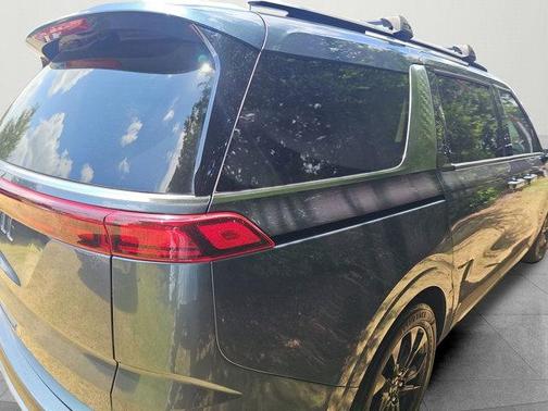 2022 Kia Carnival SX